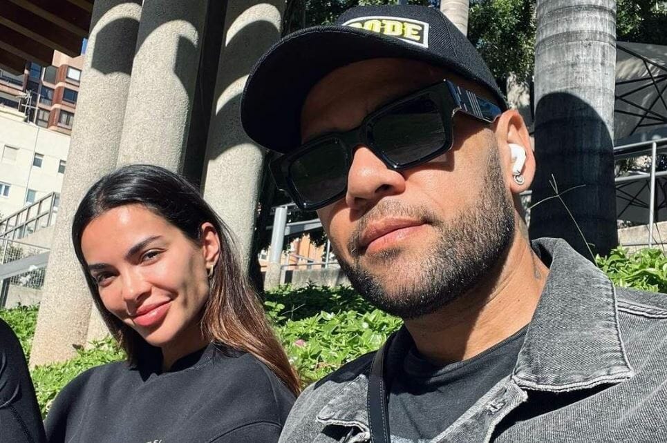 Ex De Daniel Alves Revela Conversa Diária: &Quot;Ele Ainda Me Ama&Quot;