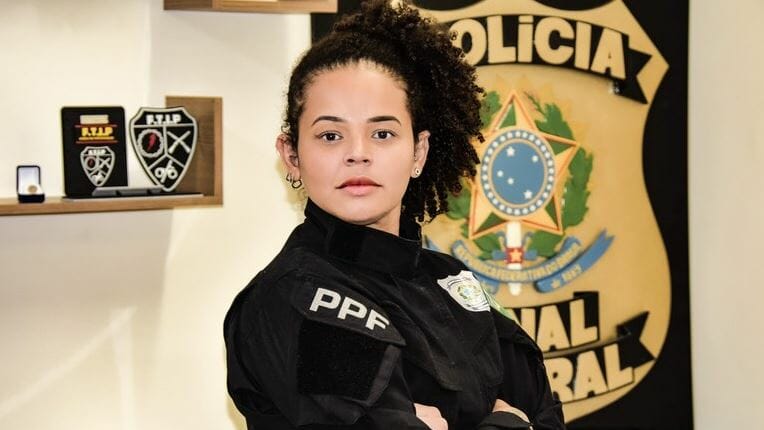 Conheça Amanda Teixeira, A Primeira Mulher A Dirigir Uma Penitenciária Federal No Brasil