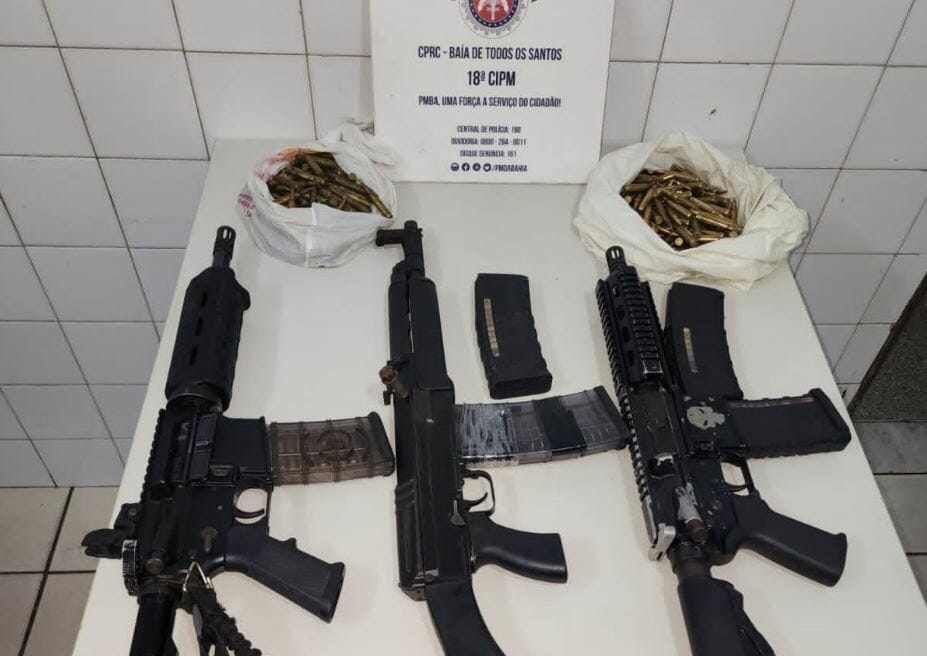 Armas De Alto Calibre: Pm Apreende 3 Fuzis No Subúrbio Ferroviário De Salvador