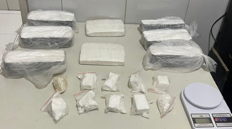 Juazeiro, Bahia: Fiscalização Em Rodoviária Encontra Cerca De 9 Quilos De Cocaína Escondidos Em Caixas De Som
