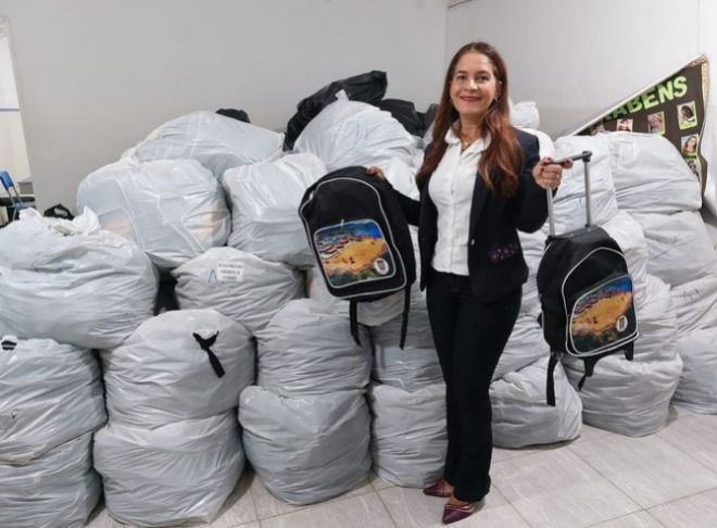 Secretaria De Educação De Glória (Ba) Realiza Entrega De Mochilas A Alunos Da Rede Municipal De Ensino