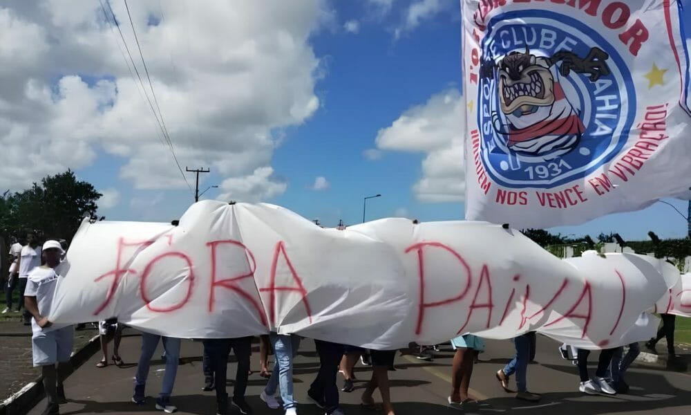 Crise No Bahia: Torcida Protesta Exigindo Saída Do Técnico Renato Paiva