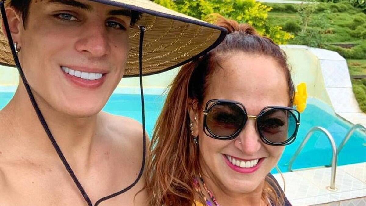 Flagra: Ex Da Mãe De Neymar É Visto Em Puteiro; Confira A Foto!