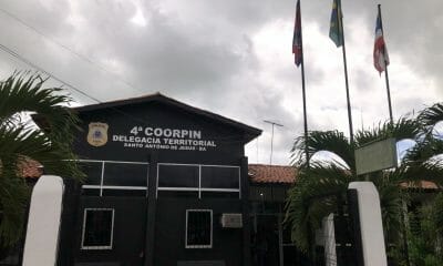 Homem Detido Por Tráfico De Drogas Entrega Comparsa E Expressiva Quantidade De Cocaína É Apreendida Na Bahia