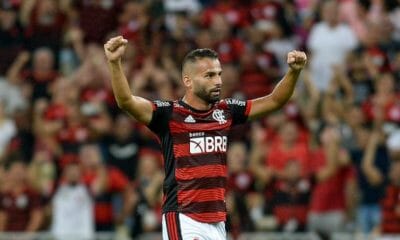 Justiça Ordena Busca E Apreensão De Mercedes-Benz De Jogador Do Flamengo