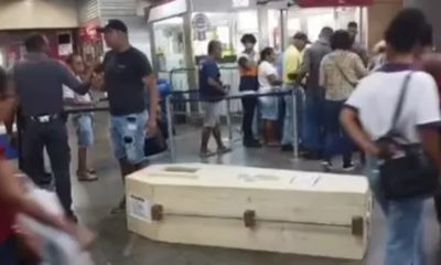 Bahia: Homem Tenta Adentrar Em Metrô Com Caixão, Afirmando Que Estava Cumprindo O Último Desejo Do Falecido; Entenda