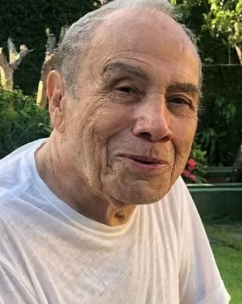 Stênio Garcia Diagnosticado Com Covid-19 Aos 91 Anos