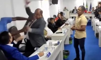 Vídeo: Vereadores Trocam Tapas Após Discussão Na Câmara De Lauro De Freitas