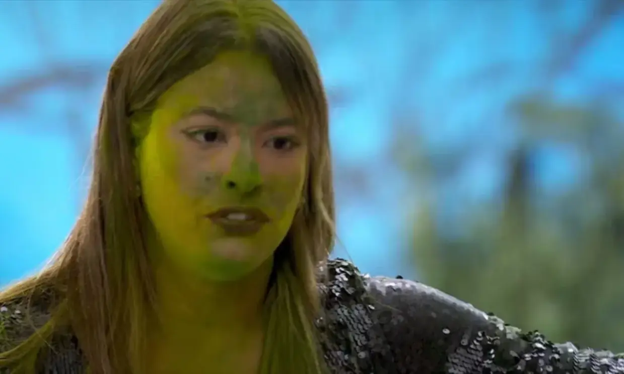 Bia 'Dá O Troco' Em Giovanna E Diz: 'Quem É Você Verde Desse Jeito?'. Foto: Reprodução / Tv Globo