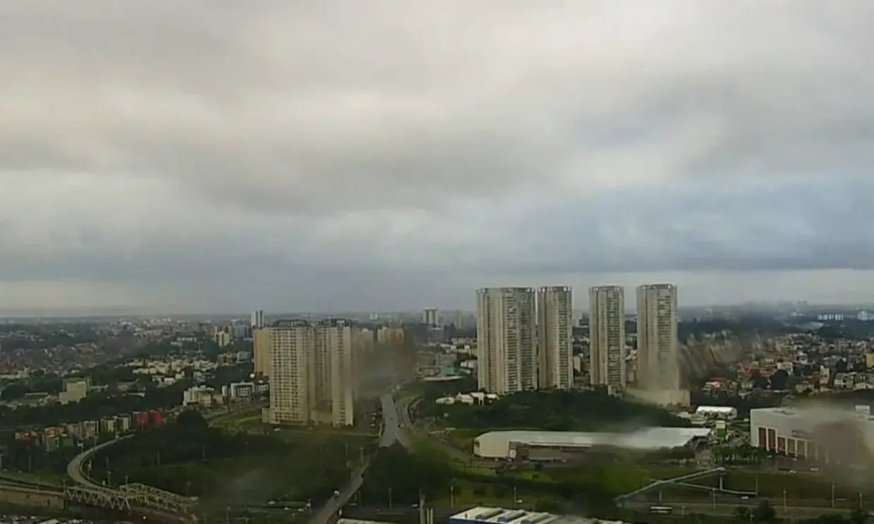 Atuação De Um Sistema De Baixa Pressão Associado Aos Ventos Úmidos Favorecerá A Ocorrência De Chuva Em Salvador. Foto: Reprodução / Tv Bahia