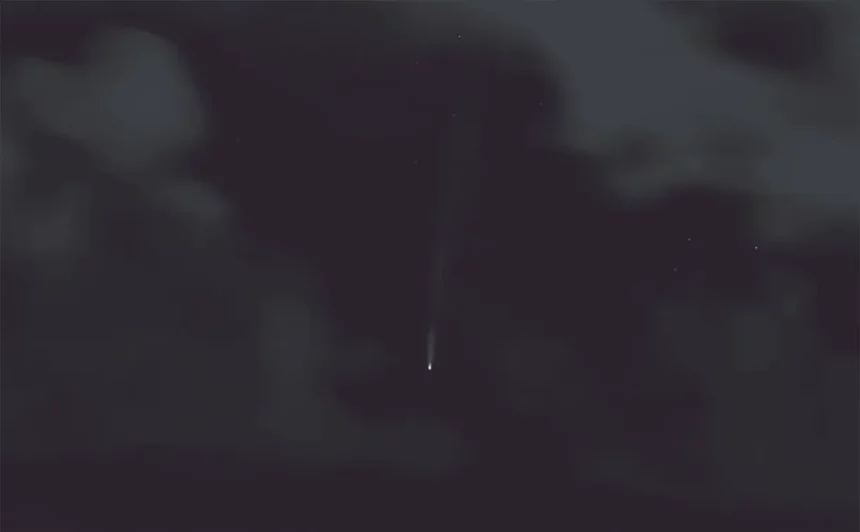 Entre As Nuvens, O Cometa C/2023 A3 Tsuchinshan-Atlas É Fotografado Sobre João Pessoa (Pb), Na Madrugada De Domingo (29). Crédito: Marcelo Zurita