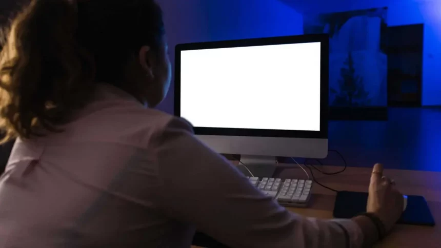 Seu Monitor Está Piscando Durantes Os Jogos? (Freepik)