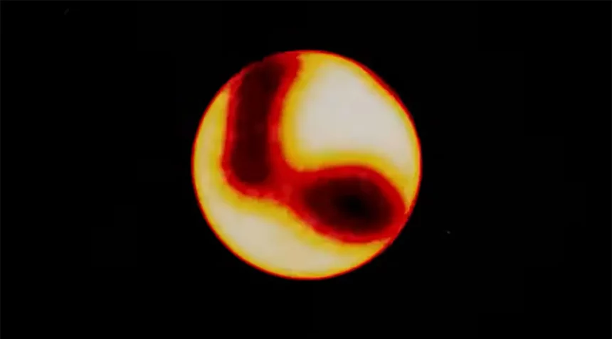 Visualização Artística De Algumas Das Manchas Na Gigante Vermelha Xx Trianguli.crédito: Viktor Varga E Ádám Radványi (Universidade De Arte E Designmoholy-Nagy, Budapeste)