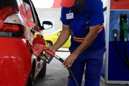 Confira Os Selos Do Inmetro Nas Bombas De Postos De Combustível (Reprodução: Joa Souza/Shutterstock)