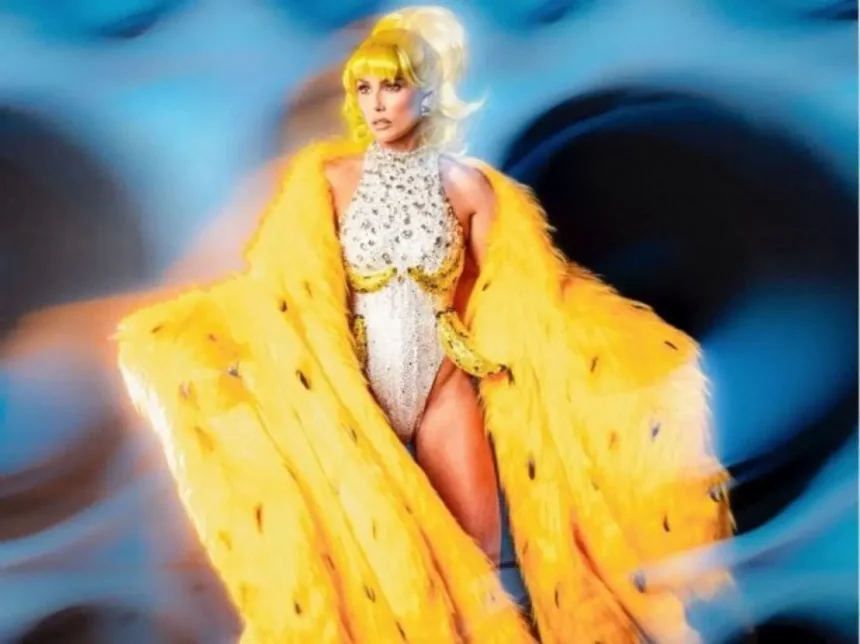 Deborah Secco Como 'Mulher Banana' Para O Carnaval 2025 (Foto: Lucas Mennezes)