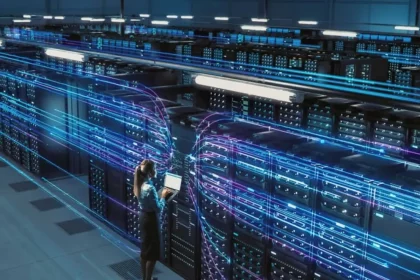 Data Center Tecnológico Equipado Com Baterias De Lítio: Energia Mais Eficiente E Sustentável Em Ação (Imagem: Gorodenkoff/Shutterstock)