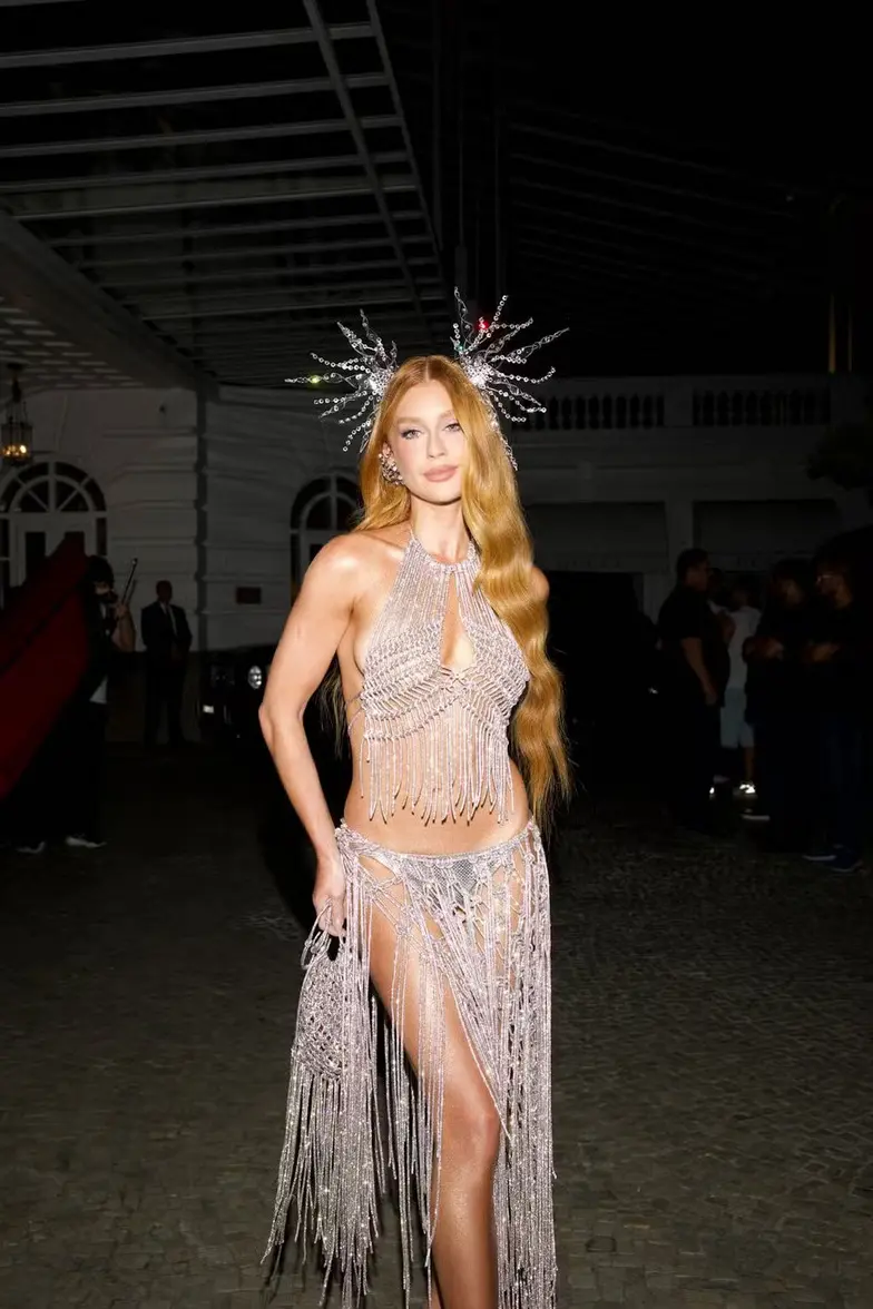 Marina Na Marquês De Sapucaíreprodução: Instagram/Marina Ruy Barbosa
