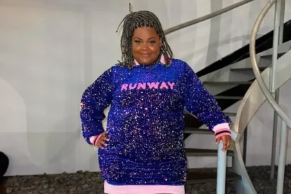 Mc Carol. (Reprodução: Instagram@Mccaroldeniteroioficial)