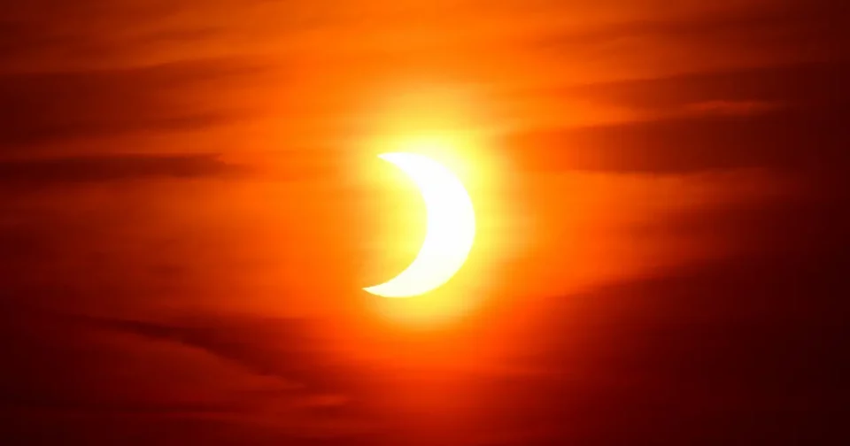 Neste Sábado (29), Acontece Um Eclipse Solar Parcial. Crédito: John W. Ferguson - Shutterstock