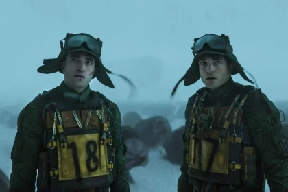 Robert Pattinson No Filme Mickey 17. Imagem: Divulgação/Warner Bros