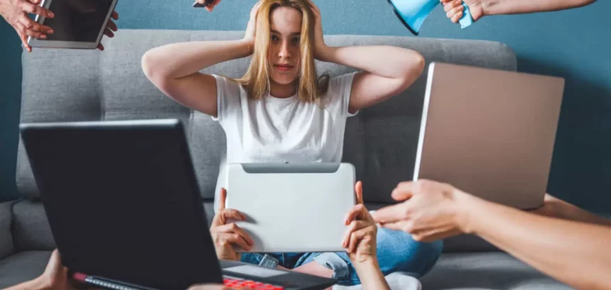 Pesquisa Alerta Que Influenciadores Têm Divulgado Informações Enganosas Sobre Exames Médicos Nas Redes Sociais (Imagem: Shyntartanya/Shutterstock)
