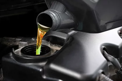 Óleo Automotivo (Imagem: Me Dia / Shutterstock)