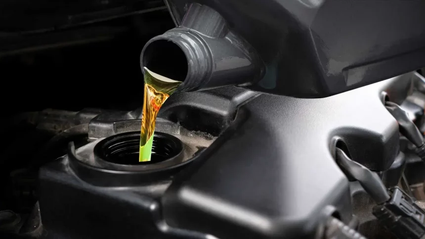 Óleo Automotivo (Imagem: Me Dia / Shutterstock)