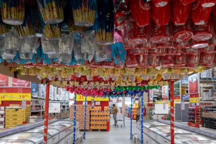 O Sistema Cross-Docking Auxilia Na Distribuição De Produtos Como Os Ovos De Páscoa/Shutterstock_Kleber Cordeiro