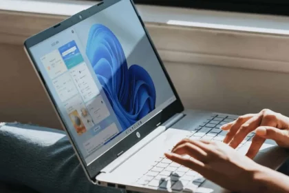 Usuário Utilizando Windows 11 Em Um Pc (Imagem: Windows/Unsplash)