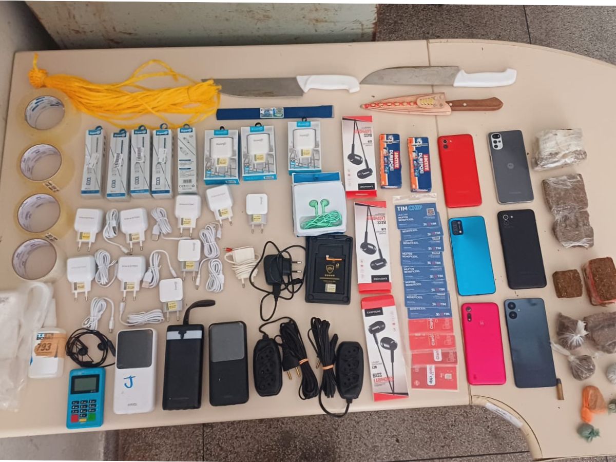 Rondesp Nordeste Prende Homens Suspeitos De Jogar Drogas E Celulares No Presídio De Paulo Afonso