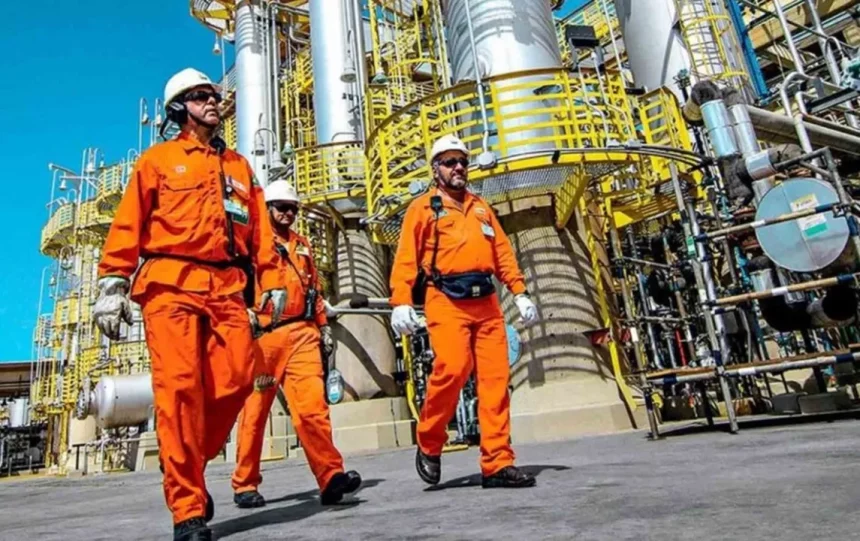 Paralisacoes-De-Funcionarios-Da-Petrobras-Tem-Fort0124702400202310271914-Scaledownproportional.webp