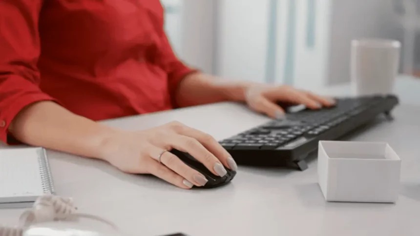 Imagem De Um Teclado Magnético - Crédito: Willfried Wende/Pexels
