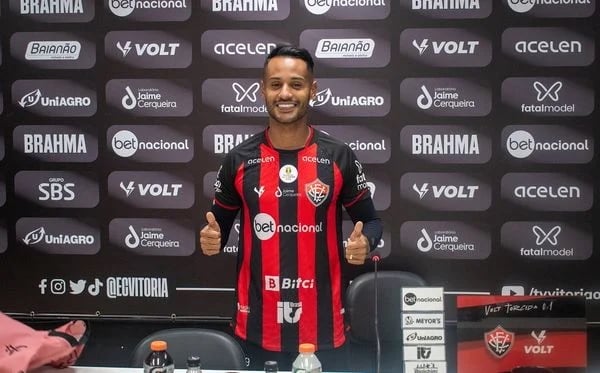 Mateus-Goncalves-Foi-Apresentado-Pelo-Vitoria-Nesta-Quinta-Feira-22-1785278-Article.jpeg