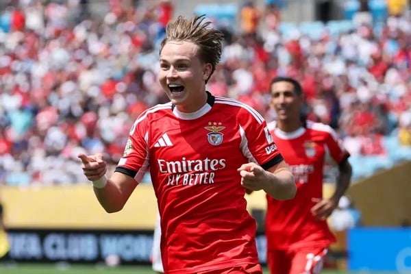 Schjelderup-Autor-Do-Gol-Da-Vitoria-Do-Benfica--2783921-Article.jpeg