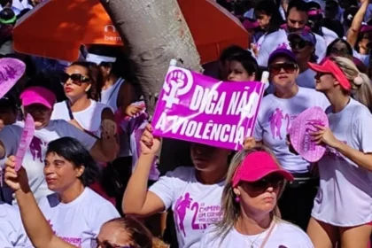 Marcha Pelas Mulher Em Feira | Foto: Reprodução / Ed Santos / Acorda Cidade