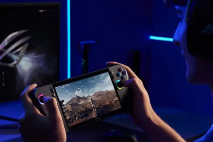 Menino Jogando Em Um Asus Rog Ally X - Imagem: Divulgação/Asus
