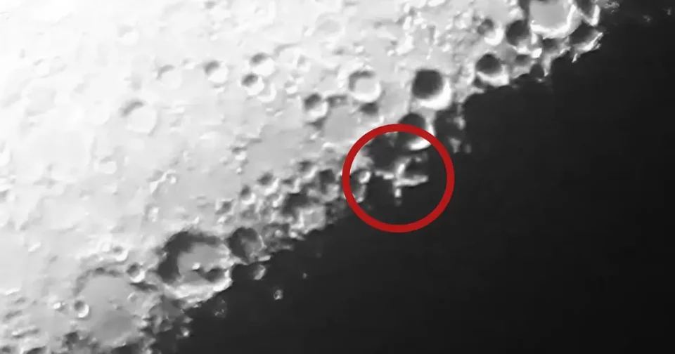 X Na Lua Fotografado Em 31 De Janeiro De 2012. Crédito: Radiofan/Wikimedia Commons