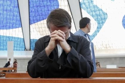 ... Leia Mais No Texto Original: (Https://Www.poder360.Com.br/Governo/Bolsonaro-Visita-Catedral-De-Brasilia-Ajoelha-Se-E-Faz-Oracao/) © 2025 Todos Os Direitos São Reservados Ao Poder360, Conforme A Lei Nº 9.610/98. A Publicação, Redistribuição, Transmissão E Reescrita Sem Autorização Prévia São Proibidas.