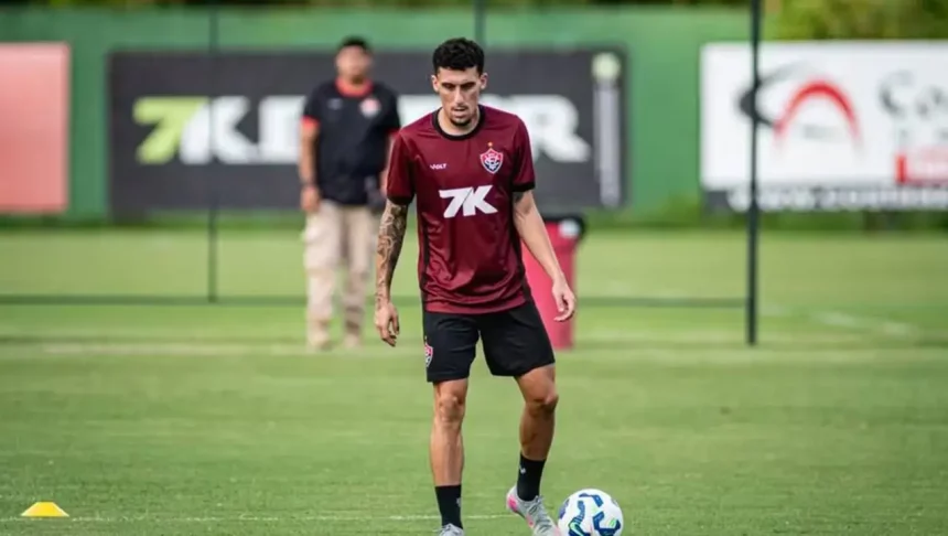 Gabriel Baralhas Durante Treino Do Vitória — Foto: Victor Ferreira/Ec Vitória