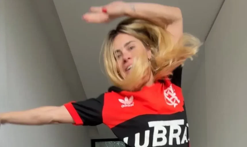 Carolina Dieckmmann 'Lava A Alma' Com Goleada Do Flamengo.  Carolina Dieckmmann 'Lava A Alma' Com Goleada Do Flamengo. 