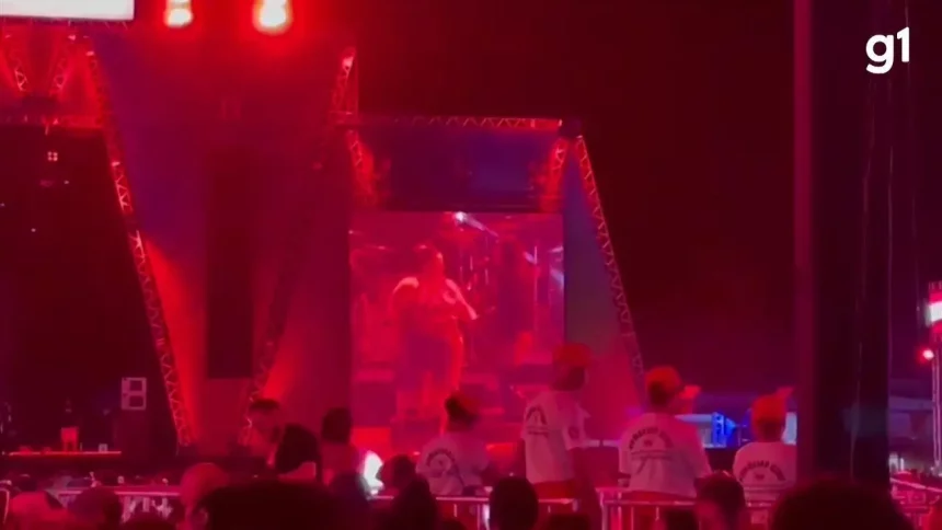 Thais Carla Sobe No Palco De Ludmilla No Salvador Fest