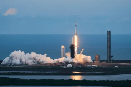 Um Foguete Spacex Falcon 9 Lança 24 Satélites De Internet Do Projeto Kuiper Da Amazon Da Estação Da Força Espacial De Cabo Canaveral, Na Flórida, Em 11 De Agosto De 2025.(Crédito Da Imagem: Spacex Via X)