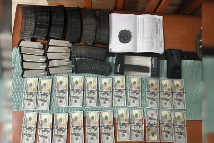 Dinheiro E Munições Apreendidos Durante Operação Da Polícia Federal.