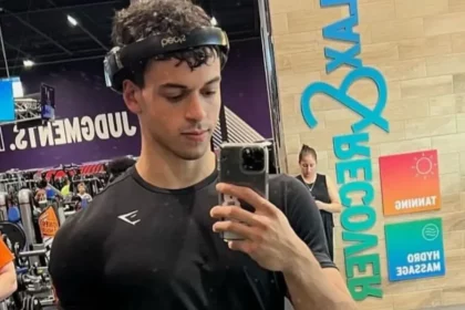 Victor Alexandre Posou Apenas De Shortinho Em Academia E Arrancou Suspiros Da Web.
