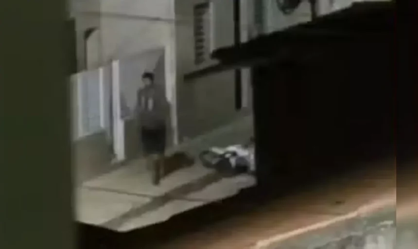 Câmera Mostra Momento Que Homem Deixa Casa Após Agredir Ex E Incendiar Imóvel Na Bahia.