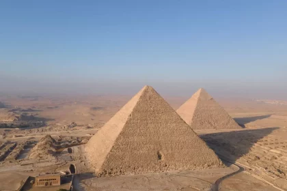 Pirâmides De Gizé No Egito, Vista Aérea Das Pirâmides De Gizé / Crédito: Eaglepov (Shutterstock/Reprodução)