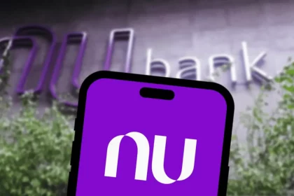 Aplicativo Do Nubank - Imagem: Qubixstudio / Shutterstock.com