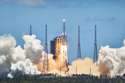 China Investe Em Foguetes Reutilizáveis Para Aumentar Frequência De Lançamento De Satélites (Imagem: Qing-Lin/Shutterstock)