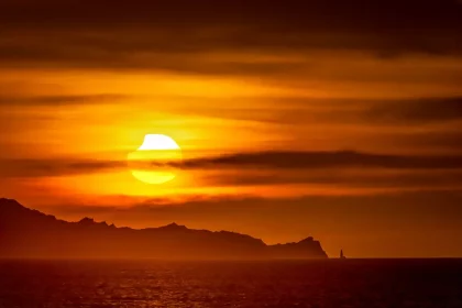 Eclipse Solar Parcial, Registro De Damon Via X (@Damonmeadenz) / Reprodução