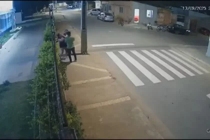 Bebê De Um Mês Engasga E É Socorrido Por Policiais No Oeste Da Bahia.
